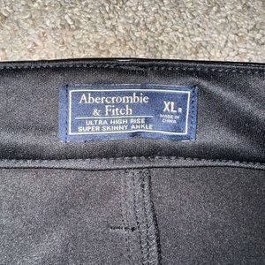 Abercrombie ultra high rise super skinny ankle faux leather pants with belt